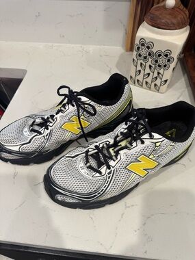 New Balance 740 Men White and Navy Sneakers with Yellow Logo 11.5